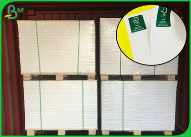 La dimensione ha personalizzato il rotolo di carta enorme, rotolo bianco FSC della carta del mestiere approvato