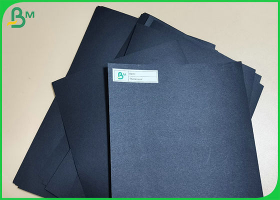 250gsm riciclabile 300gsm Matte Black Paper Board Sheets per l'imballaggio del regalo