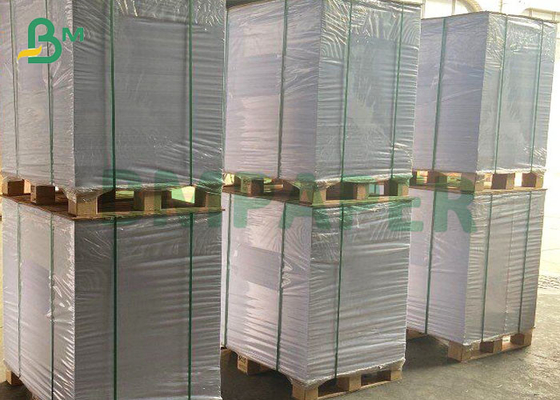 pubblicità ricoprente leggera bianca della rivista stampata 756mm della carta di 64gsm LWC