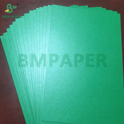700 x 1000 mm 1,2 mm 1,5 mm Cartone verde laccato Con dorso grigio Cartone massello