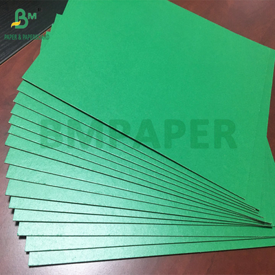 700 x 1000 mm 1,2 mm 1,5 mm Cartone verde laccato Con dorso grigio Cartone massello