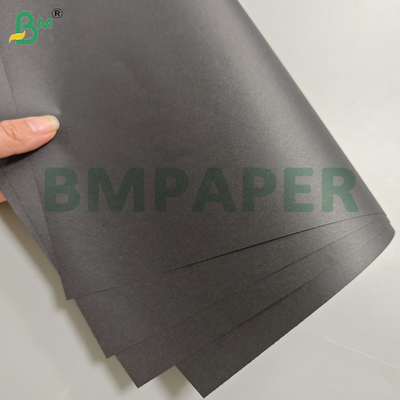 Rulli di carta kraft nera durevoli da 80 grammi per la fabbricazione di borse da shopping