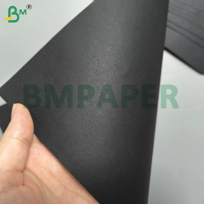 75 gm Carta Kraft di colore nero Superficie liscia opaca