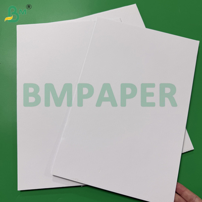 Ambedue le parti Matte White Uncoated E Flute Corrugated Board 140g+100g+140g