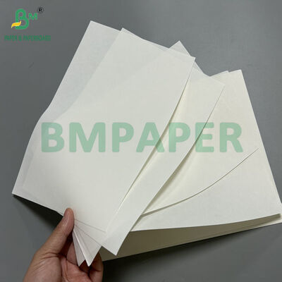 carta kraft bianca non patinata di 150gsm 180gsm per la bobina dei sacchetti della spesa 90cm 100cm