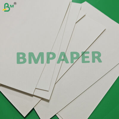 0.7 mm 0,9 mm Carta di linea di cuscinetto assorbente non rivestito per le sottoterra per bevande 70 x 100 cm