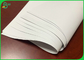 Carta offset non rivestita di carta liscia bianca 787mm di 50gsm Woodfree in rotolo