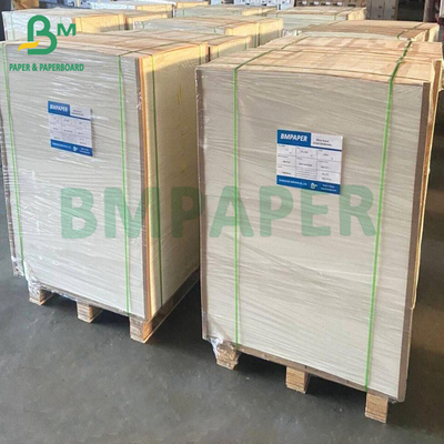 Carta Kraft bianca lucida da 40 g. Virgin Pulp Safety MG su un lato